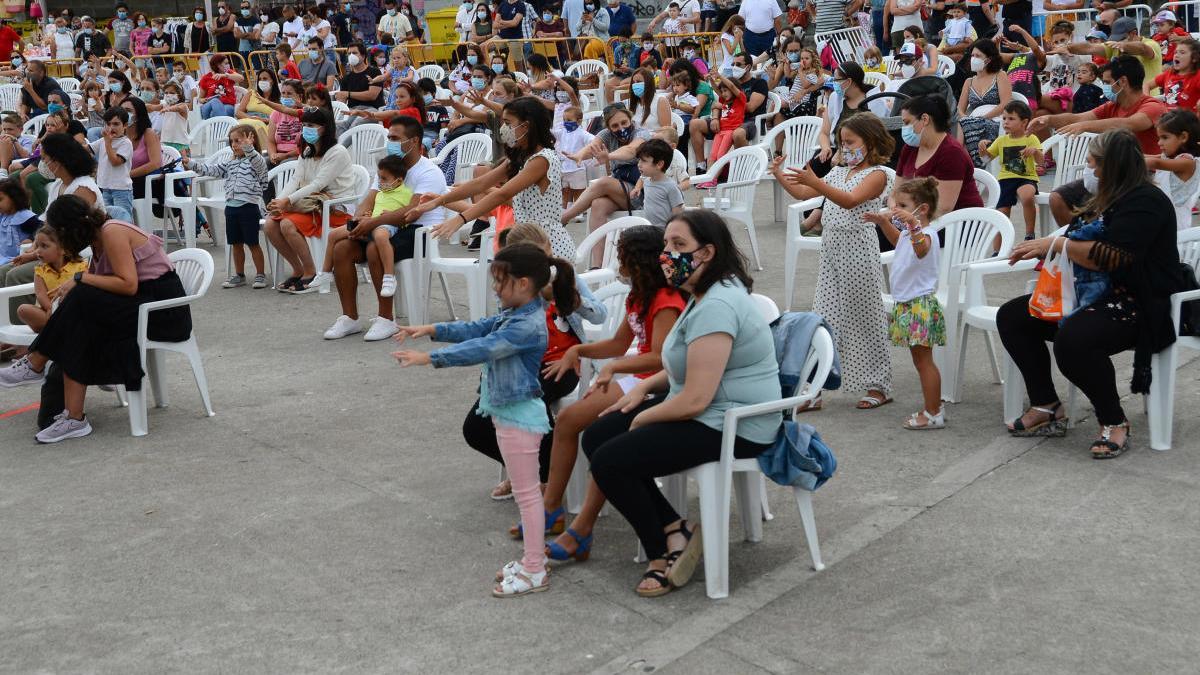 Público en un concierto celebrado este verano en la Alameda de Moaña. / G.N.