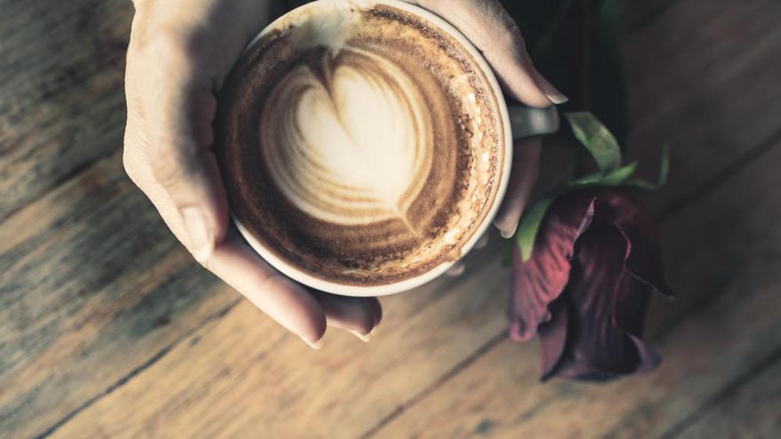 ¿Hasta qué hora debo tomarme el último café del día?