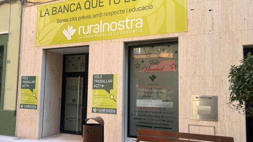 Las antiguas oficinas del Banco de Valencia serán la sede de Ruralnostra. | MÒNICA MIRA