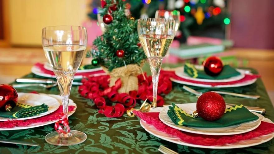 Una taula decorada pel dia de Nadal