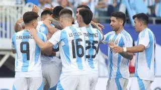 Argentina sonríe en la reaparición de Leo Messi