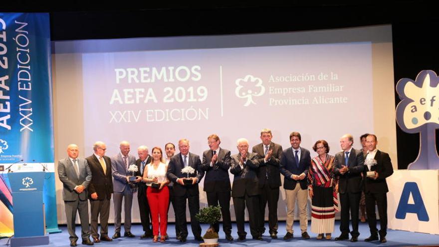 Foto de familia, tras la entrega de los galardones de Aefa y el premio Manuel Peláez Castillo