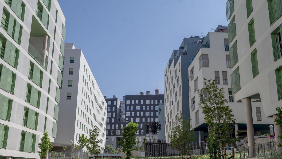 BARÓMETRO DE TENSIÓN INMOBILIARIA | La Comunidad Valenciana mantiene estable el acceso a la vivienda: en Elche basta con ganar 1.200€ al mes para pedir hipoteca