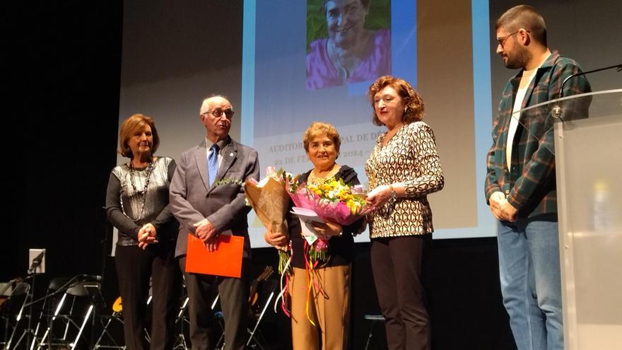 Roser Cabrera, la mujer que ha salvado un mundo de palabras en la Marina Alta