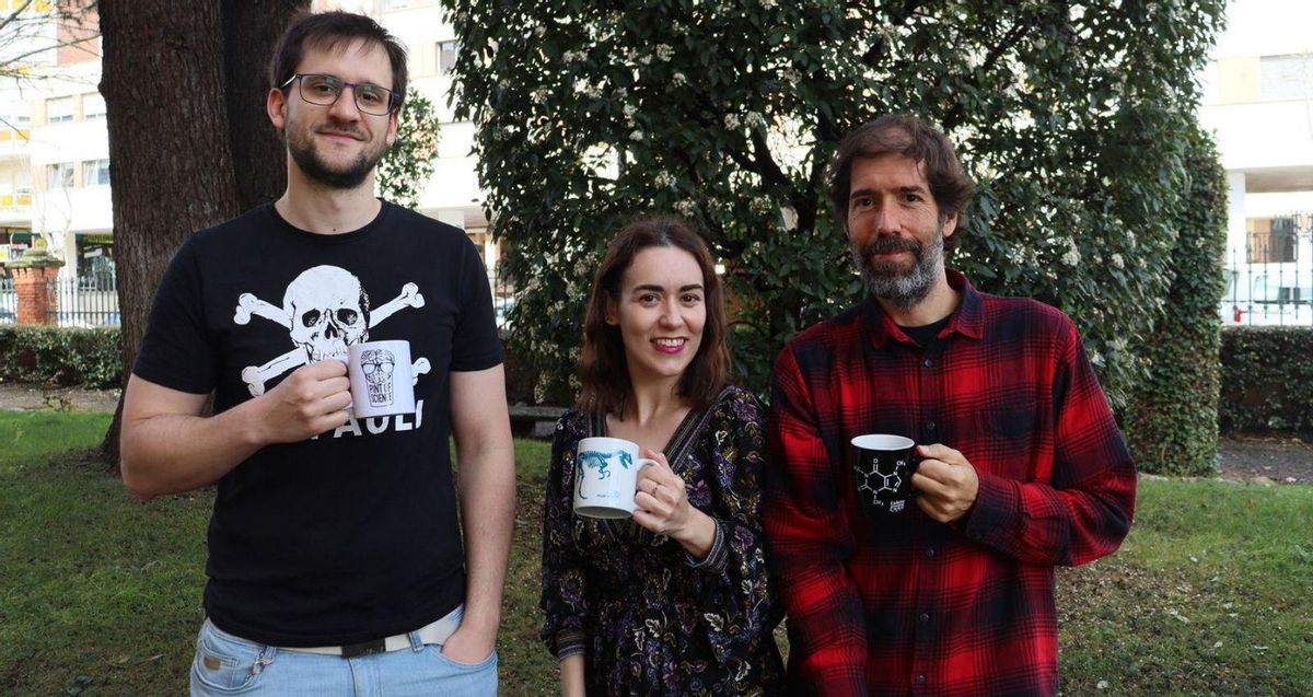 Javier Martín (izquierda), Silvia Mielgo y Daniel Valcárcel, organizadores de Pint of Science en Zamora. | Cedida