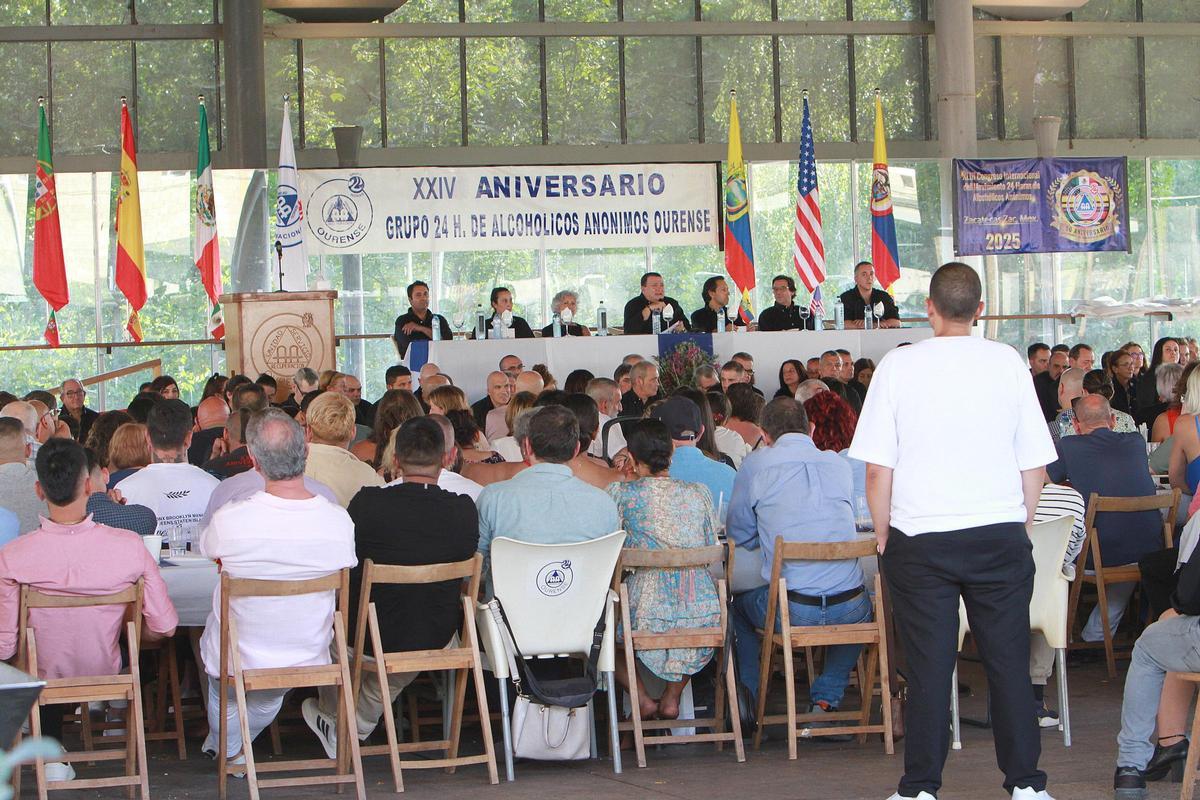 Imagen de un acto público de Grupo 24 horas de Alcohólicos Anónimos en Ourense.