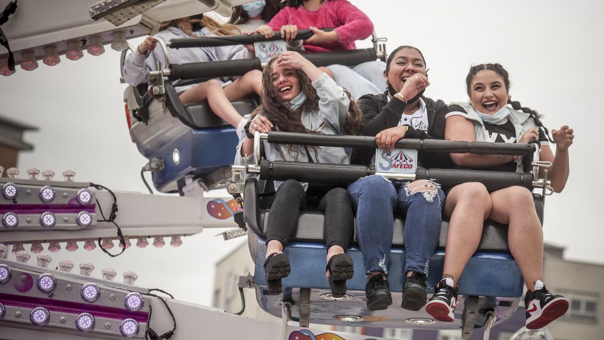 San Juan en Oviedo: juegos infantiles y bailes regionales