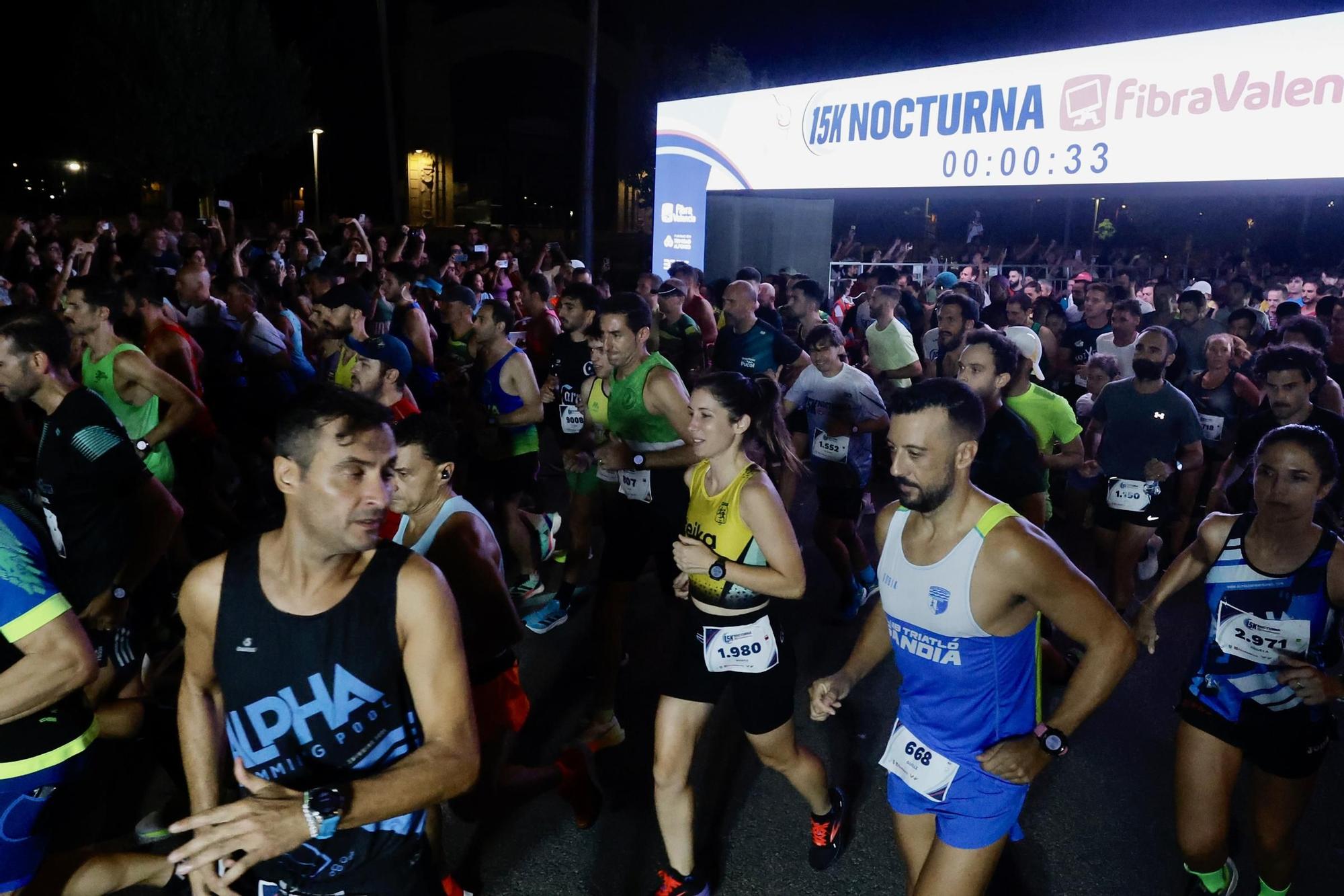 Más de 9.000 participantes toman la salida de la 15K Nocturna Valencia 2023