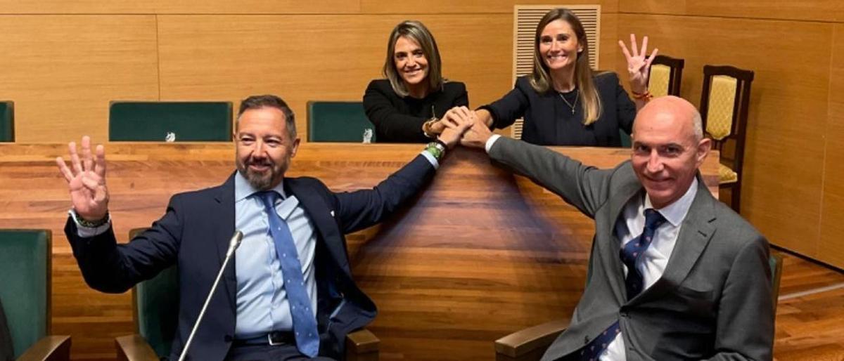 Los cuatro concejales de Vox en su primer pleno con una afinidad que parece perdida