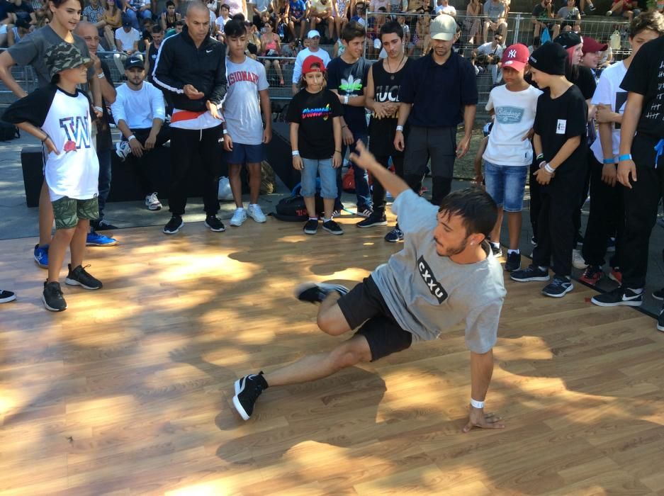 Tres días de acrobacias y piruetas imposibles, arte, deporte y cultura urbana campando por la fachada atlántica de Vigo. Un espectáculo al aire libre para el mejor festival del noroeste.