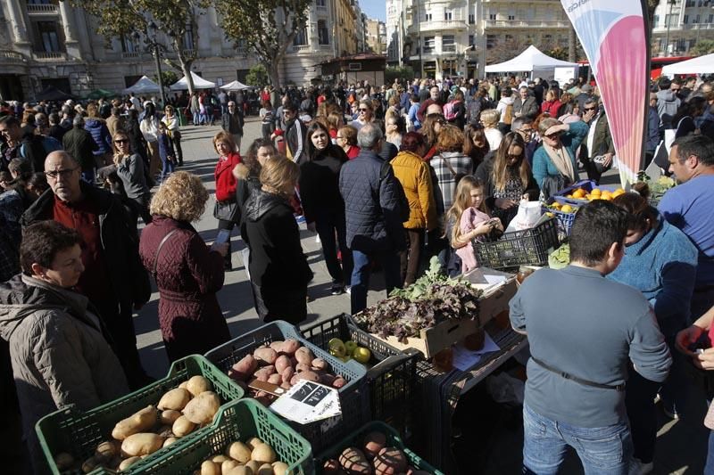 Los productos de proximidad llegan a la ciudad en "De l'horta a la plaça"