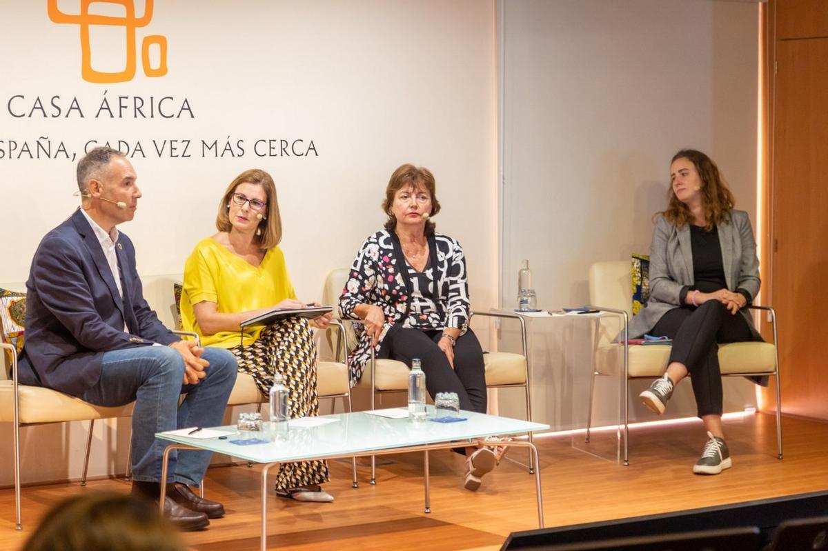 Mesa redonda Seminario Migraciones celebrada en Casa África.