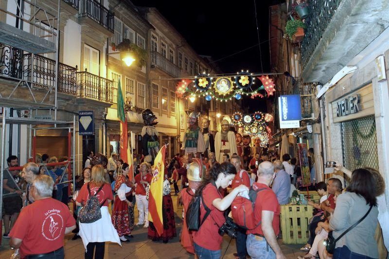 Gigantes y cabezudos zamoranos en Braga (Portugal)