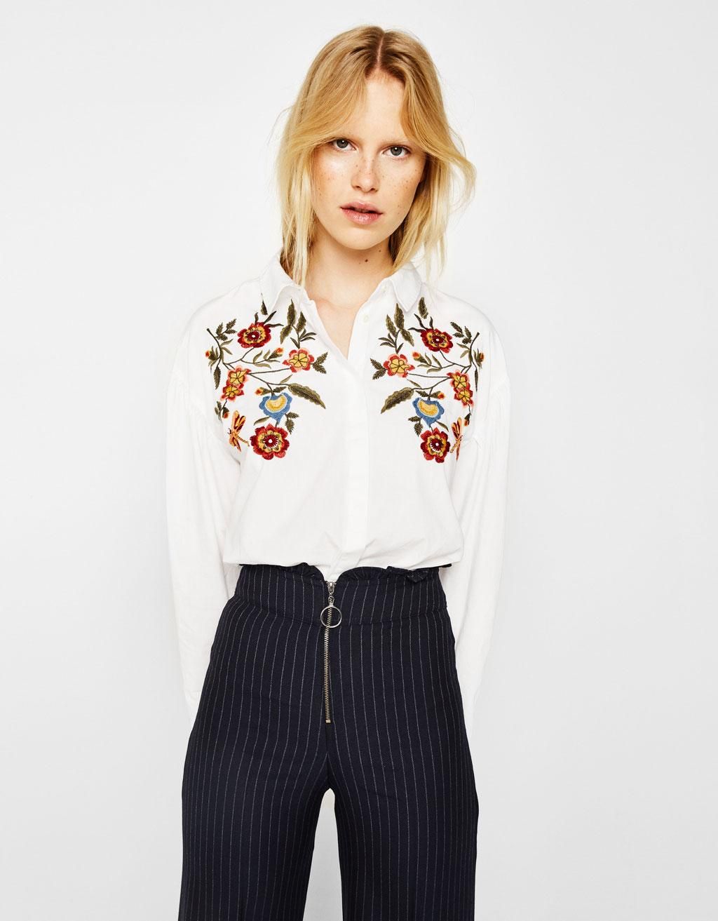 Rebajas Bershka: camisa bordada con flores