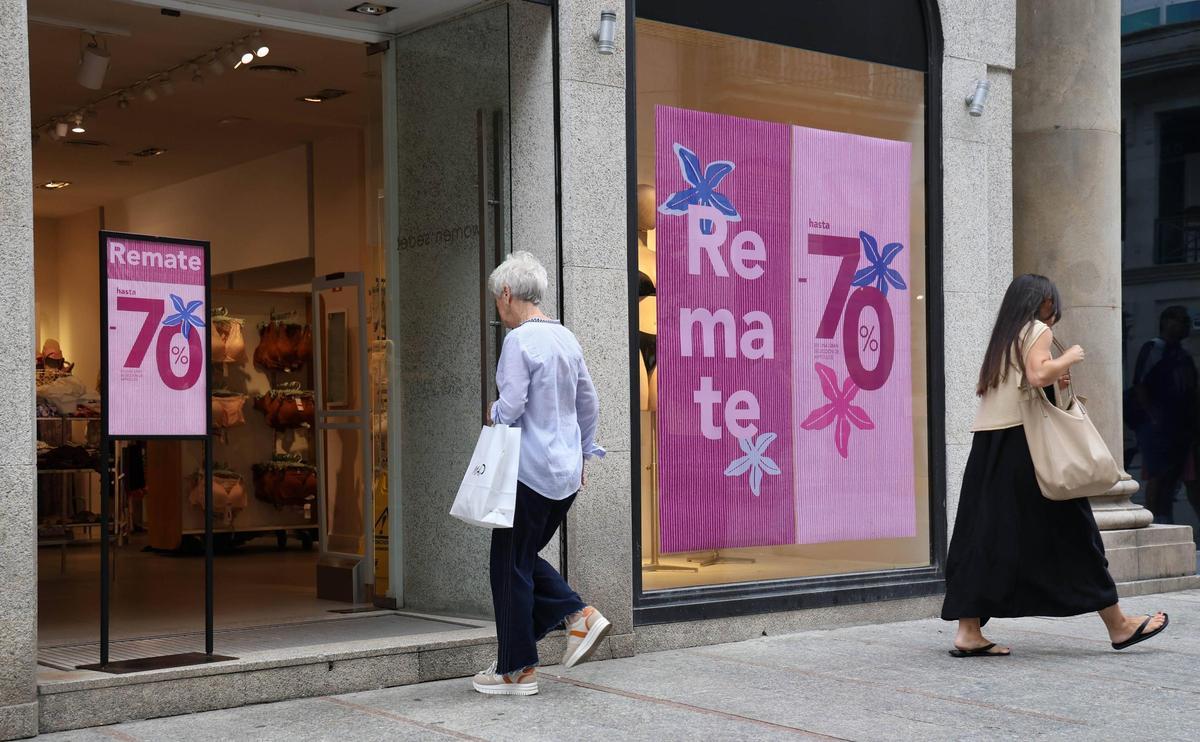 Ya hay negocios que ofrecen descuentos de final de rebajas.