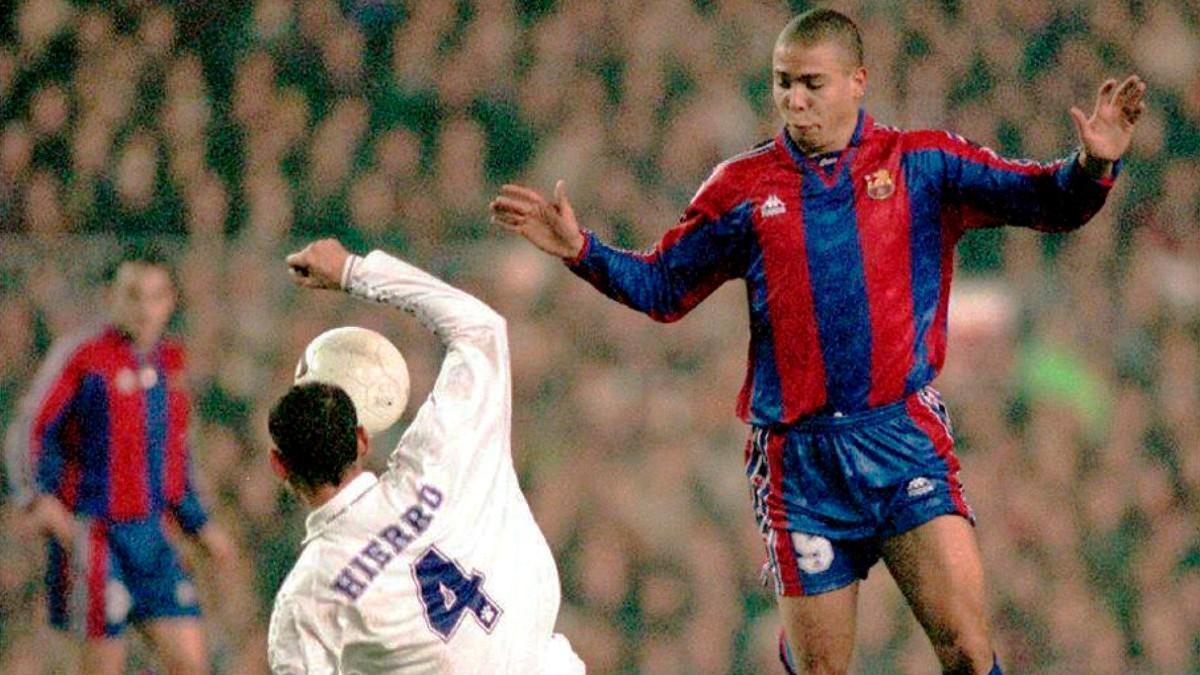 Ronaldo Nazario, con el FC Barcelona