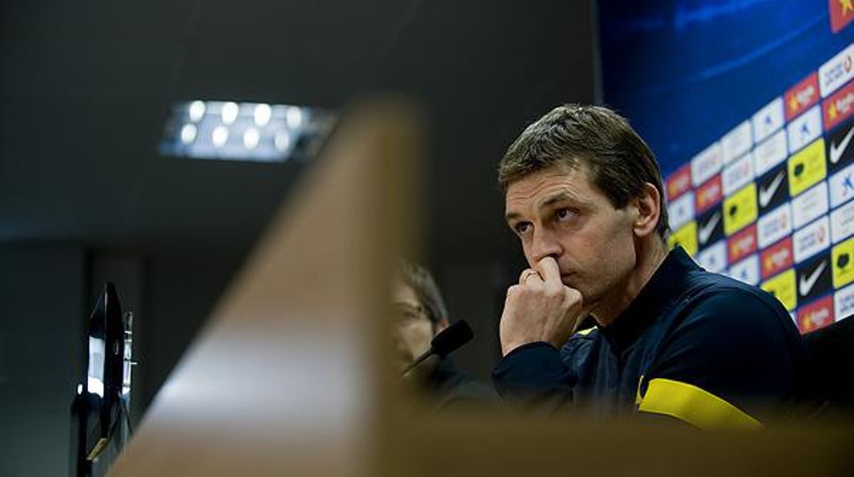 El tècnic blaugrana analitza la situació de Valdés.