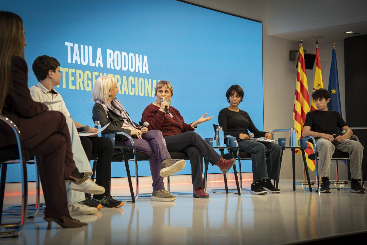 Обсуждают прошлое, чтобы строить будущее