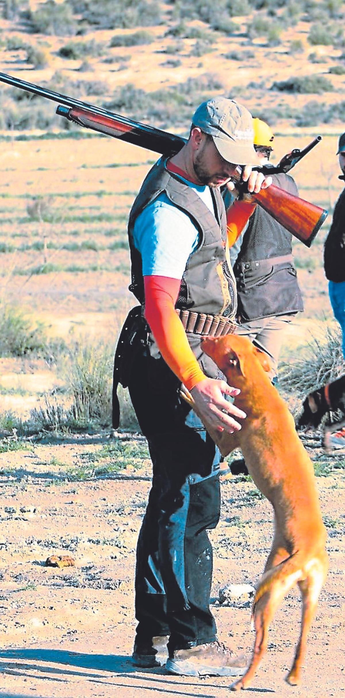 Un cazador murciano en una de sus jornadas.