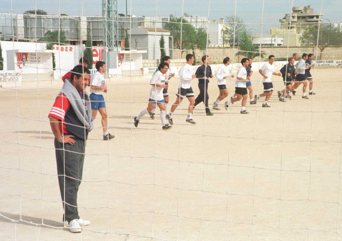 El Sóller, entrenando en el campo de La Salle. fútbol. Temporada 1997-98