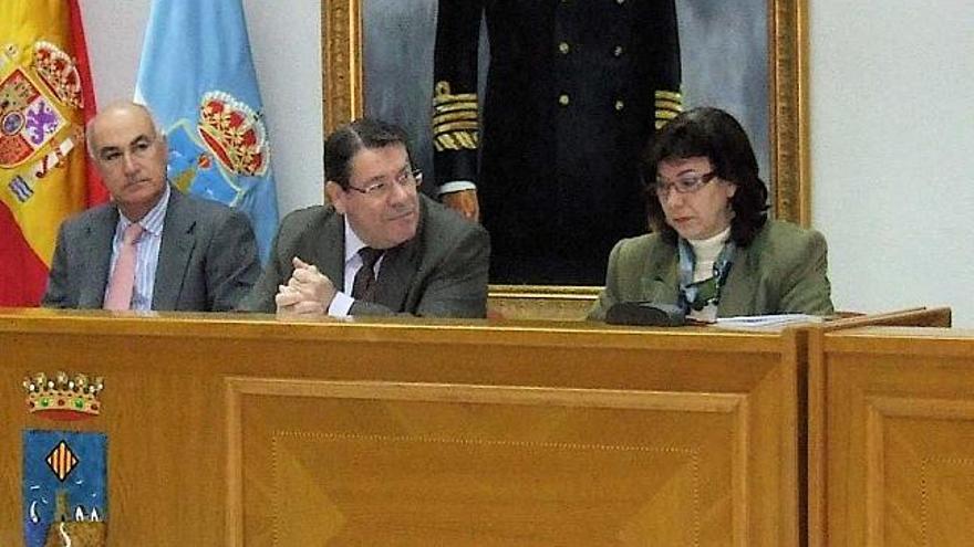 Un centenar de funcionarios denuncia el acoso de mandos de la Policía a la secretaria