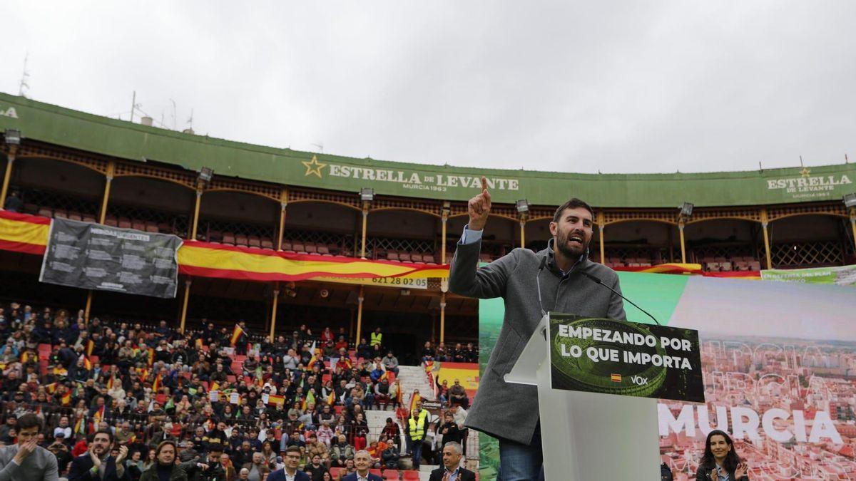 Imagen de archivo de José Ángel Antelo, líder de Vox en Murcia, durante un mitin del partido en la Plaza de Toros de la Región.