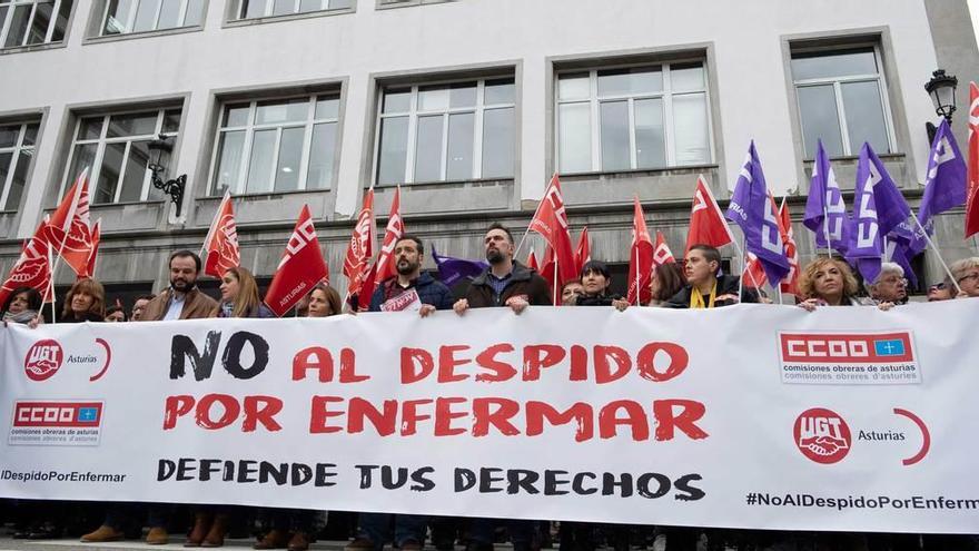 Protesta ante la Delegación del Gobierno en Asturias.