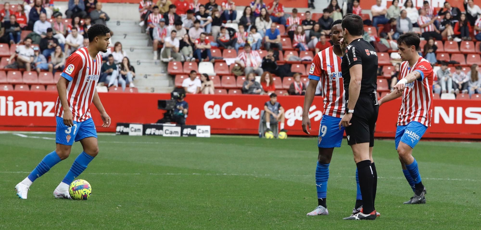 En imágenes: Así fue el partido entre Sporting y Mirandés en El Molinón