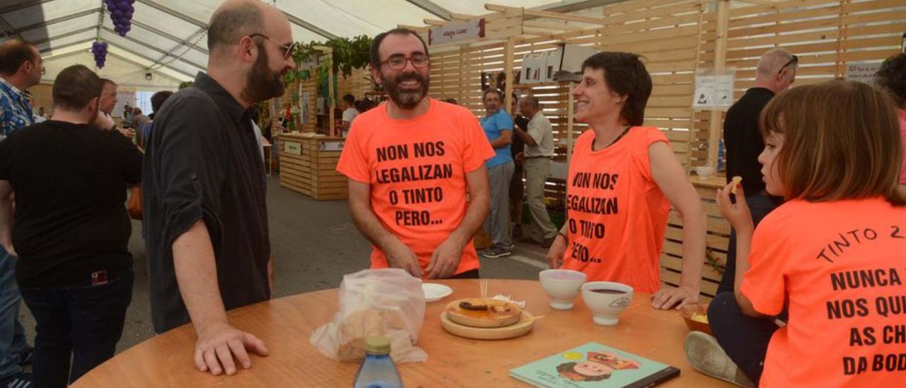 Las camisetas de la Festa do Viño Tinto tienen premio - Faro de Vigo