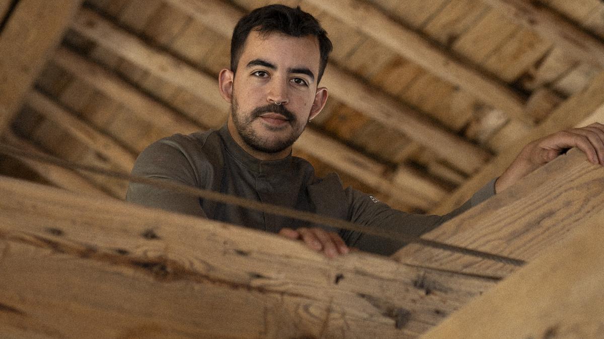 El cocinero Carlos Casillas, en el restaurante Barro.