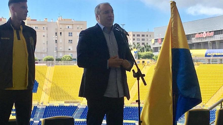 Presentación equipaciones UD Las Palmas (2017/2018)