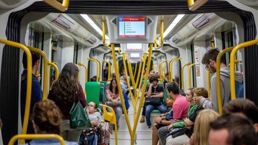 Interior de un vagón del metro de Málaga.