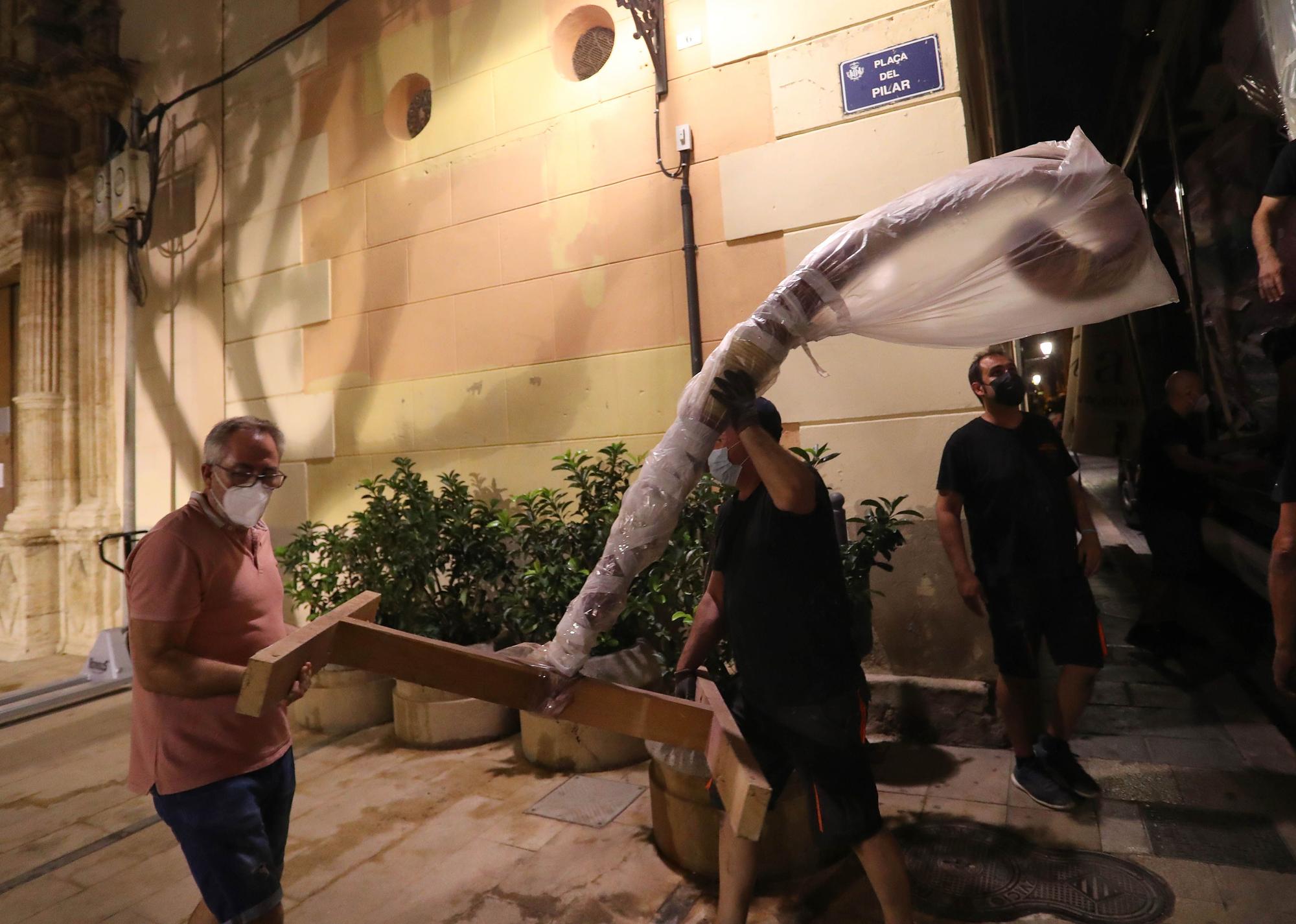 Plantà 2021. Impresionante entrada de la falla del PIlar por la calle Maldonado