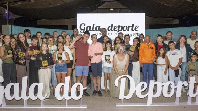 Foto de familia de los galardonados.
