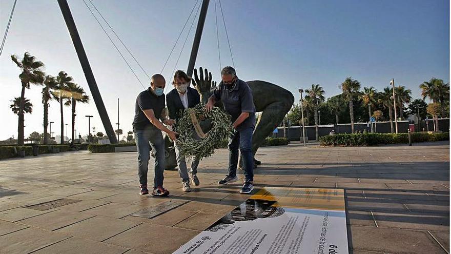 Homenaje a las víctimas de Hiroshima con una ofrenda floral en el Gigante de Sal