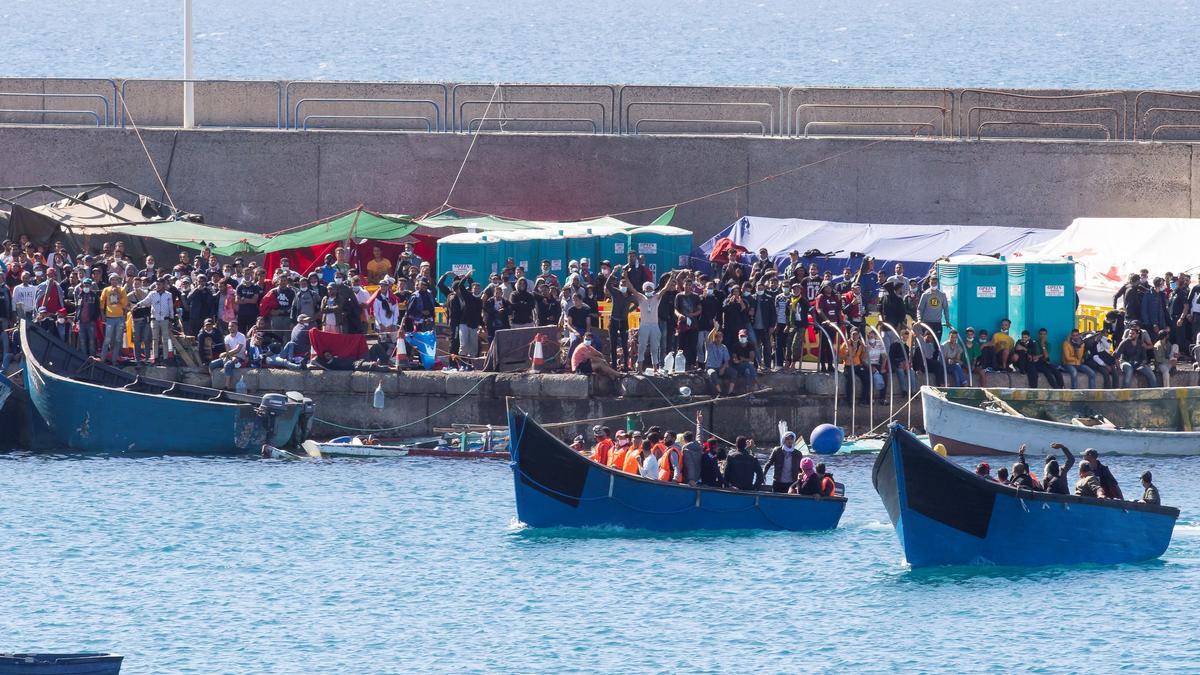 La Guardia Civil intercepta dos pateras y las conduce a puerto de Arguineguín