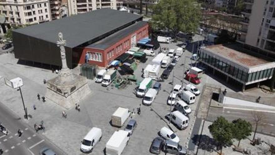 Restringeixen l&#039;accés de vehicles a la plaça del Lleó