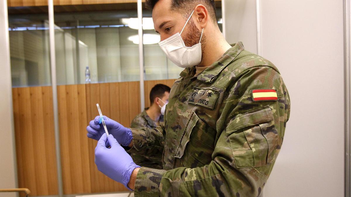 Los militares refuerzan la vacunación contra la covid en Baleares