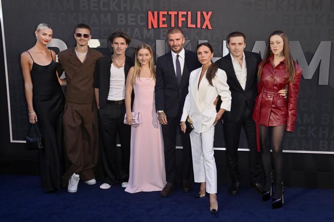 La familia Beckham al completo para el estreno del documental 'Beckham'