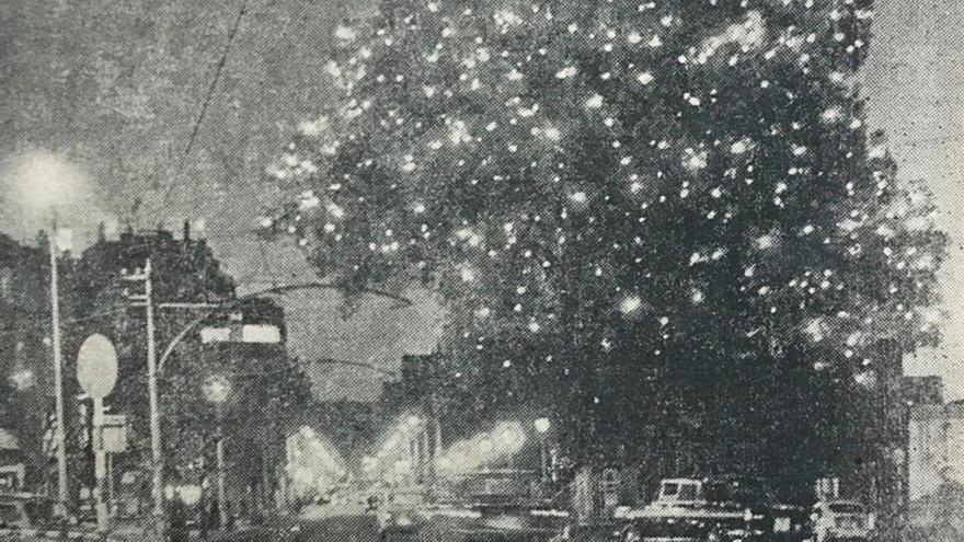 Un paseo por 50 años de Navidad en Vigo: de los gigantes árboles naturales a la noria