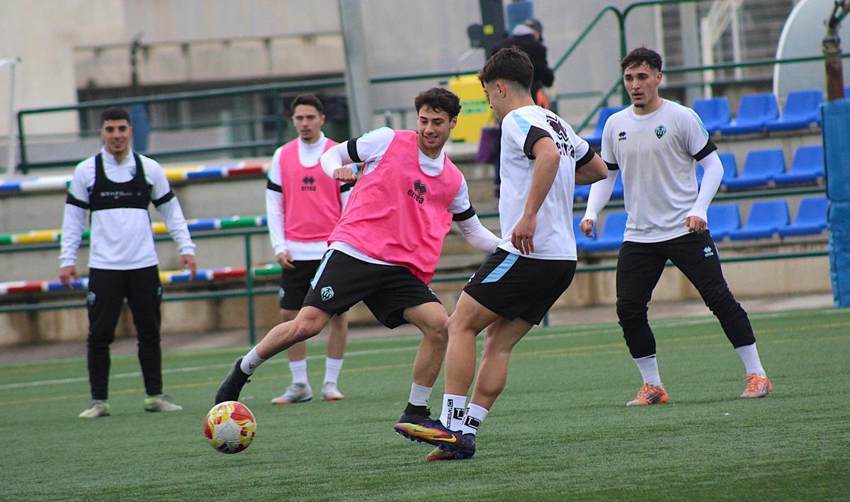 Nico Font, ya recuperado de su lesión, estará en la lista de citados para jugar contra el Reus FC.