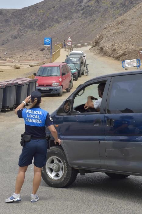 Cerrada la playa de El Confital por un vertido fecal