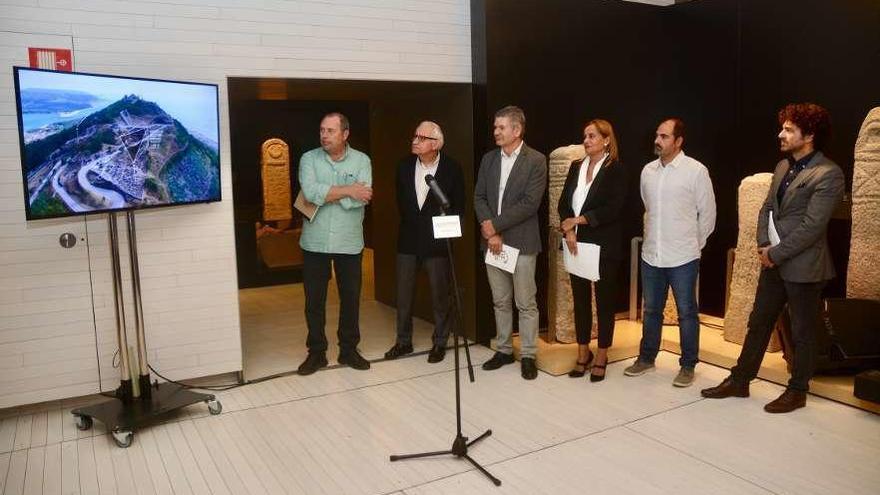 Nicolau, Valle, Héctor, Silva y Rodríguez en la presentación de &quot;Galaicos&quot;. // Rafa Vázquez