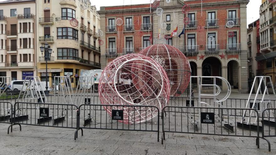 Lo que el viento se llevó: la letra &#039;O&#039; de las luces de Navidad de Zamora