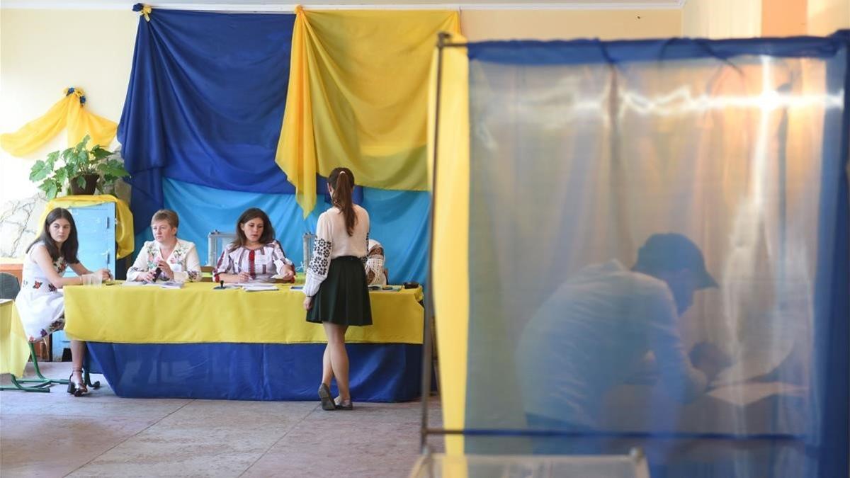 Colegio electoral en la ciudad ucraniana de Mshana.