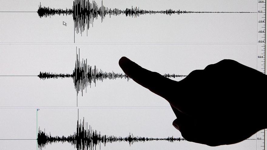 El IGN registra varios terremotos en las últimas horas en el volcán de Enmedio en Canarias