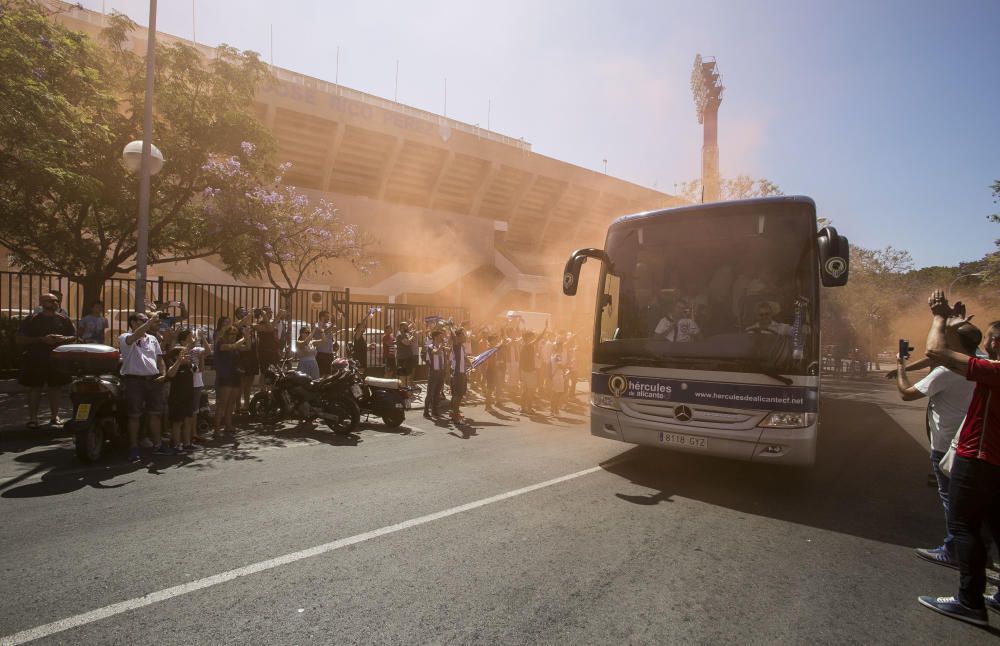 Despedida del Hércules hacia Cádiz