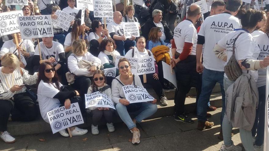 Grupo de manifestantes de O Morrazo en Madrid. //Fdv