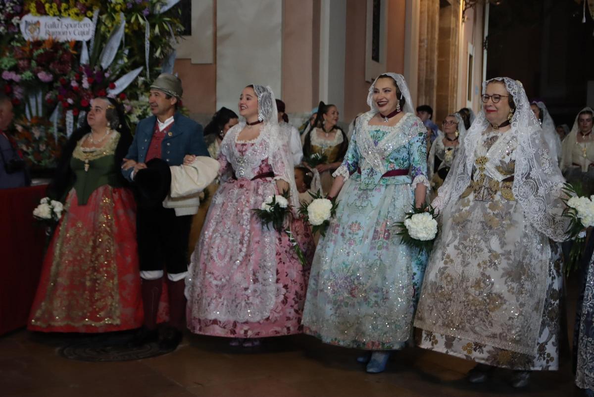 Todas las fotos de la ofrenda del 18 de marzo por la calle San Vicente hasta la 21:30 horas