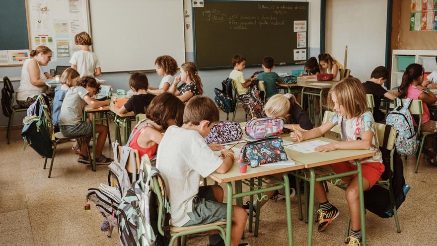 El Govern pide a los padres que no lleven a los niños al colegio si presentan síntomas de gripe